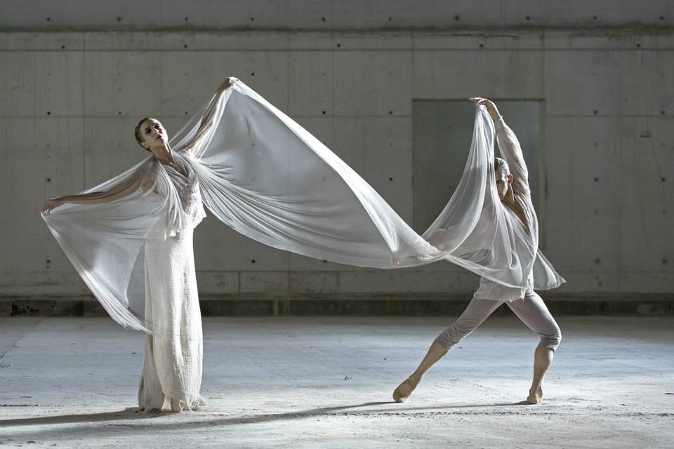 Xoρευτές της Λυρικής μέσα στο εργοτάξιο του Κέντρου Πολιτισμού Ιδρυμα Σταύρος Νιάρχος [εικόνες] | iefimerida.gr 3