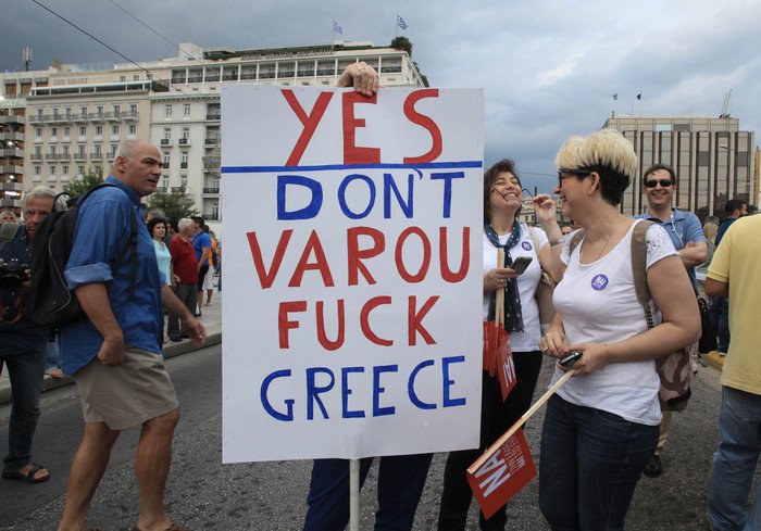 Χιλιάδες διαδηλωτές στο Σύνταγμα: Φώναξαν μέσα στη βροχή υπέρ του «ναι» στο δημοψήφισμα [εικόνες & βίντεο] | iefimerida.gr 13