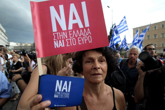 Χιλιάδες διαδηλωτές στο Σύνταγμα: Φώναξαν μέσα στη βροχή υπέρ του «ναι» στο δημοψήφισμα [εικόνες & βίντεο] | iefimerida.gr 14