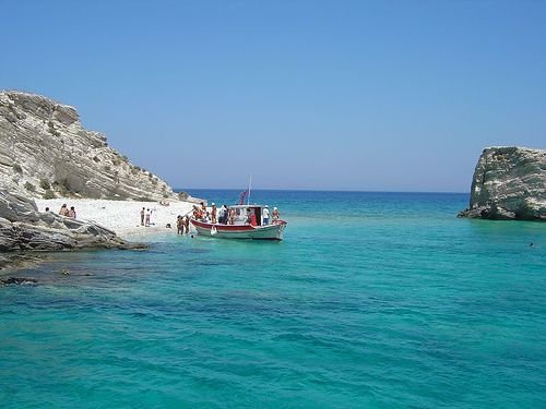 Γωνιά εξωτική -Ασπρονήσια: Τρεις βράχοι «πεταμένοι» στο Αιγαίο -Πηγαίνεις από τον έναν στον άλλον... περπατώντας [εικόνες] | iefimerida.gr 5