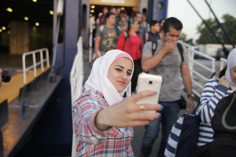 Στον Πειραιά περίπου 2.000 μετανάστες από τη Μυτιλήνη και στη συνέχεια στην... Ομόνοια [εικόνες] | iefimerida.gr 7