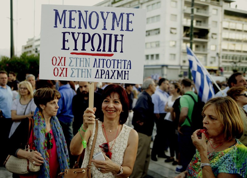 Ηχηρό μήνυμα από τους «Μένουμε Ευρώπη» - Πάνω από 10.000 στο Σύνταγμα [εικόνες] | iefimerida.gr 4