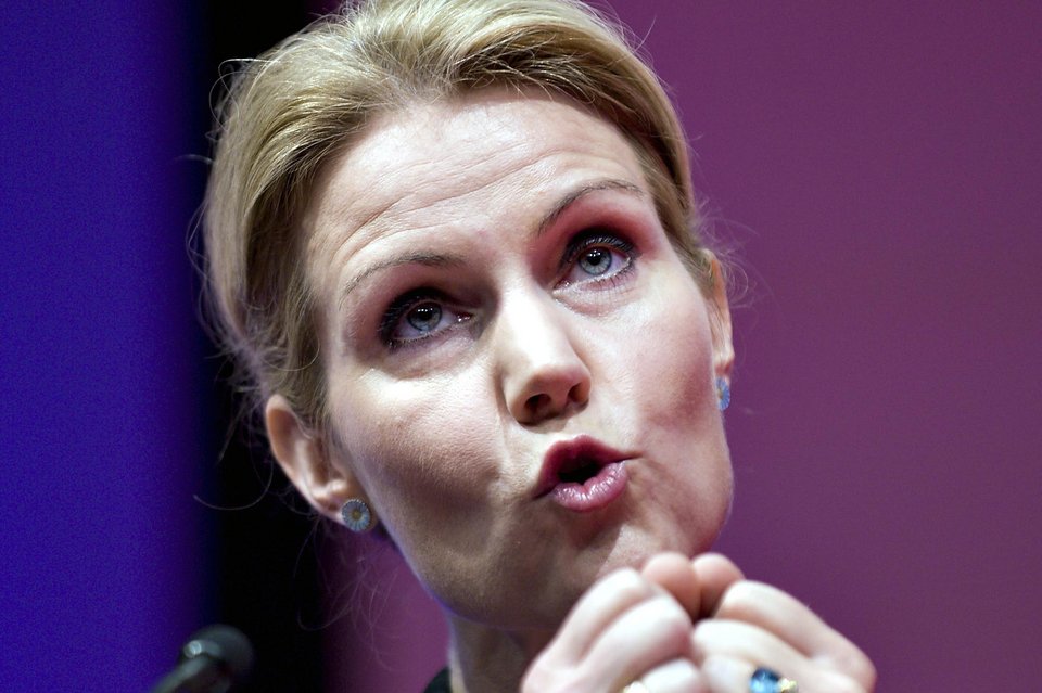 Η Δανή πρωθυπουργός, που έχασε τις εκλογές, ξετρέλανε τον Ομπάμα και λατρεύει τα Gucci και τα botox [εικόνες]  | iefimerida.gr 5