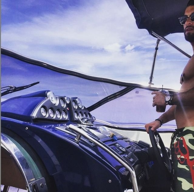 Η αδελφή της Χοψονίδου βάζει φωτιά στο Ιντερνετ -Με μαγιό και τον Μάνο Ιωάννου αγκαλιά [εικόνες] | iefimerida.gr 3