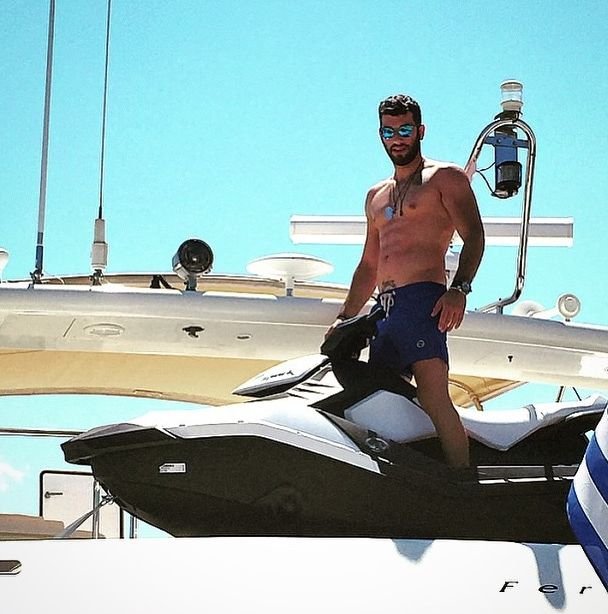 Η αδελφή της Χοψονίδου βάζει φωτιά στο Ιντερνετ -Με μαγιό και τον Μάνο Ιωάννου αγκαλιά [εικόνες] | iefimerida.gr 4