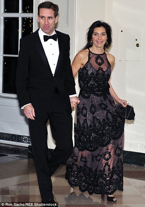 «Κατέρρευσε» ο Τζο Μπάιντεν στην κηδεία του γιου του [εικόνες] | iefimerida.gr 13