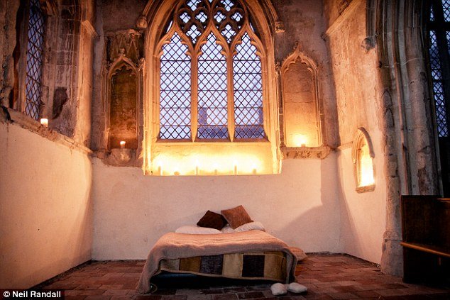 Champing, η νέα ταξιδιωτική τρέλα -Το απίστευτο μέρος όπου διανυκτερεύουν οι τουρίστες [εικόνες] | iefimerida.gr 3