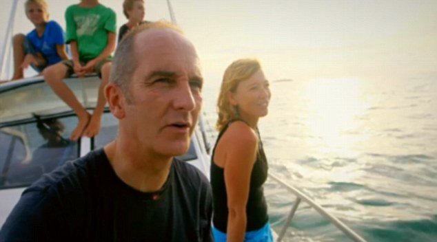 Εφυγαν από τη Ν. Ζηλανδία και ζουν μόνοι σε τροπικό νησί | iefimerida.gr 6