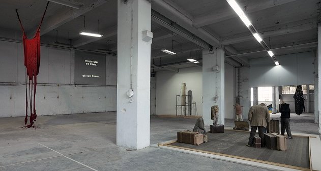 Η αγωνία του ξεριζωμού: Πέντε σύγχρονοι εικαστικοί δημιουργούν με οδηγό τον Βλάσση Κανιάρη [εικόνες] | iefimerida.gr 1