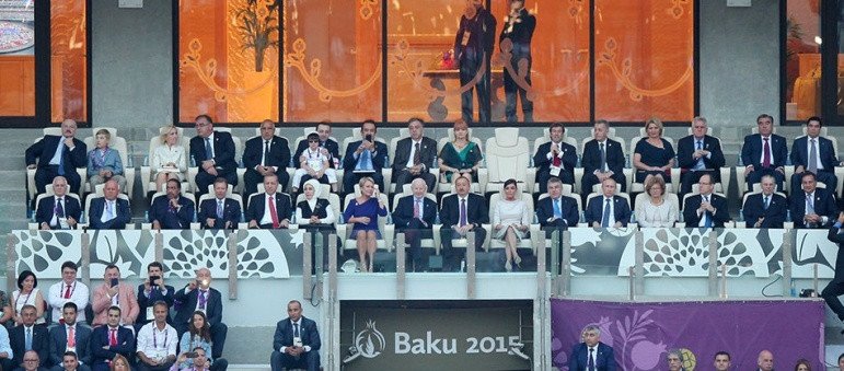 Μεχριμπάν Αλίεβα, η Σοφία Λόρεν της Ανατολής -Η σύζυγος του Αζέρου προέδρου που πέταξε το φερετζέ [εικόνες] | iefimerida.gr 2