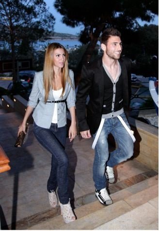 Ο διεθνής ποδοσφαιριστής, η Playmate και ο γάμος στη Μύκονο [εικόνες] | iefimerida.gr 1