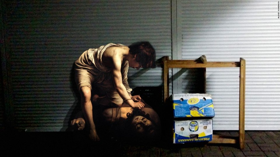 Αγγελοι κατέβηκαν στη γη -Μια γροθιά στη θρησκεία [εικόνες] | iefimerida.gr 6