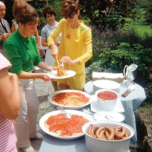 Το άγνωστο οικογενειακό άλμπουμ της Οντρεϊ Χέπμπορν -Μαμά, νοικοκυρά, χαλαρή στην παραλία [εικόνες] | iefimerida.gr 6