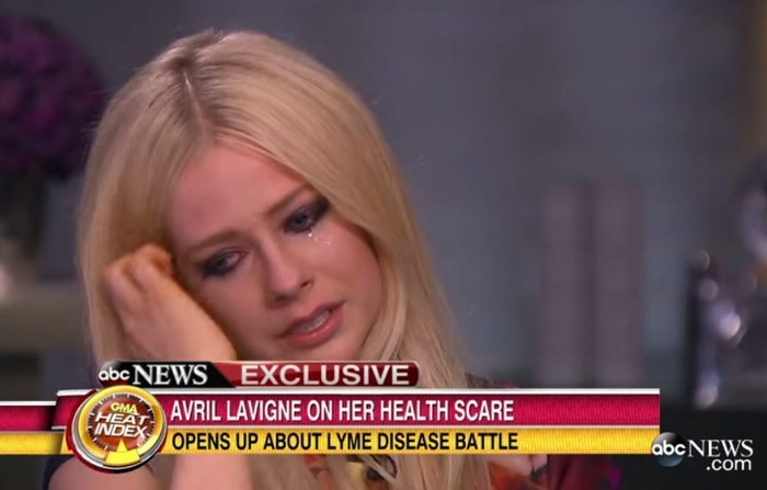 Η Αβρίλ Λαβίν δίνει μάχη για τη ζωή της και ξεσπά σε κλάματα [εικόνες & βίντεο] | iefimerida.gr 2