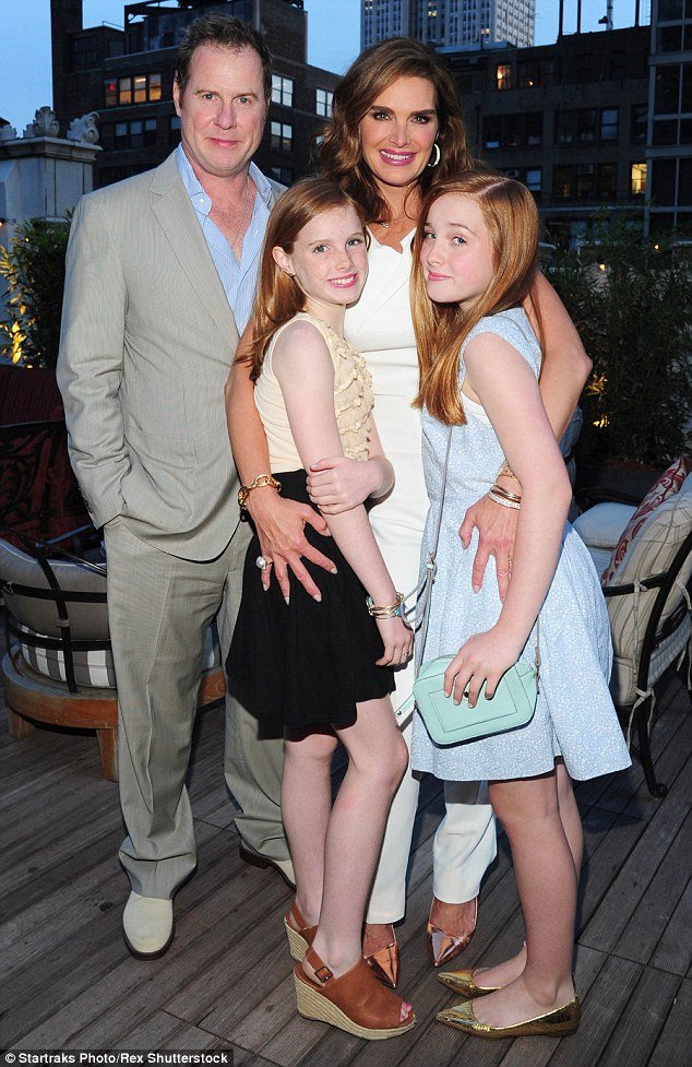 Η αγέραστη Μπρουκ Σίλντς: Κλείνει τα 50 και δείχνει εικοσάρα [εικόνες] | iefimerida.gr 5