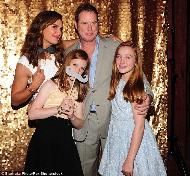 Η αγέραστη Μπρουκ Σίλντς: Κλείνει τα 50 και δείχνει εικοσάρα [εικόνες] | iefimerida.gr 6