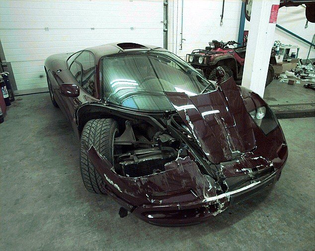 Κουφό: Ο Mr. Bean πούλησε την τρακαρισμένη του McLaren για 8 εκατομμύρια λίρες [εικόνες]   | iefimerida.gr 2