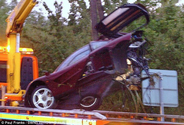 Κουφό: Ο Mr. Bean πούλησε την τρακαρισμένη του McLaren για 8 εκατομμύρια λίρες [εικόνες]   | iefimerida.gr 4