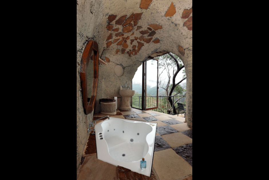 Μια σπηλιά έγινε χλιδάτο εξοχικό -Απίστευτη παρέμβαση προς ενοικίαση [εικόνες] | iefimerida.gr 8