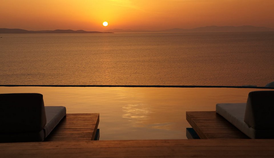 Η ομορφότερη πισίνα του κόσμου βρίσκεται στη Μύκονο [εικόνες] | iefimerida.gr 0