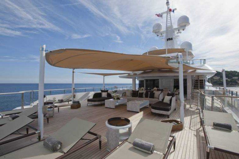 Η θαλαμηγός γεμάτη βασιλιάδες που άφησε άφωνο το Ναύπλιο [εικόνες] | iefimerida.gr 17