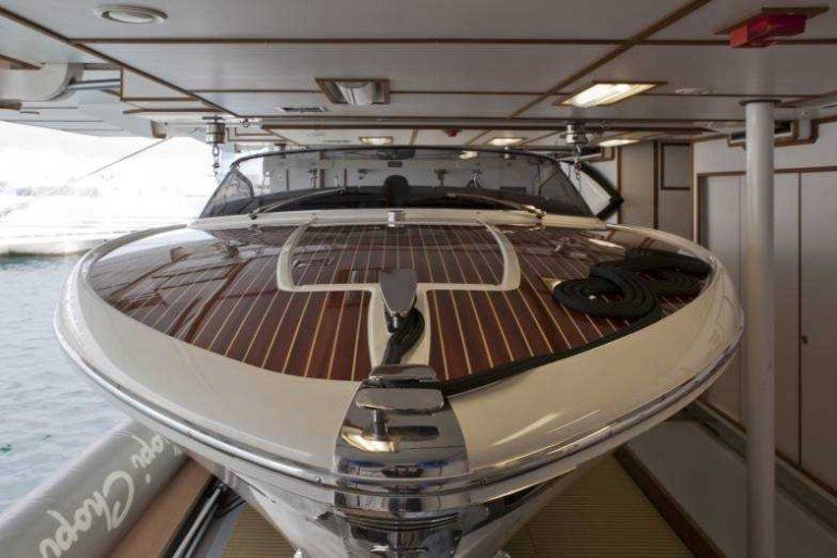 Η θαλαμηγός γεμάτη βασιλιάδες που άφησε άφωνο το Ναύπλιο [εικόνες] | iefimerida.gr 21