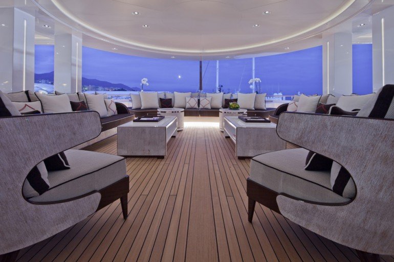 Η θαλαμηγός γεμάτη βασιλιάδες που άφησε άφωνο το Ναύπλιο [εικόνες] | iefimerida.gr 9