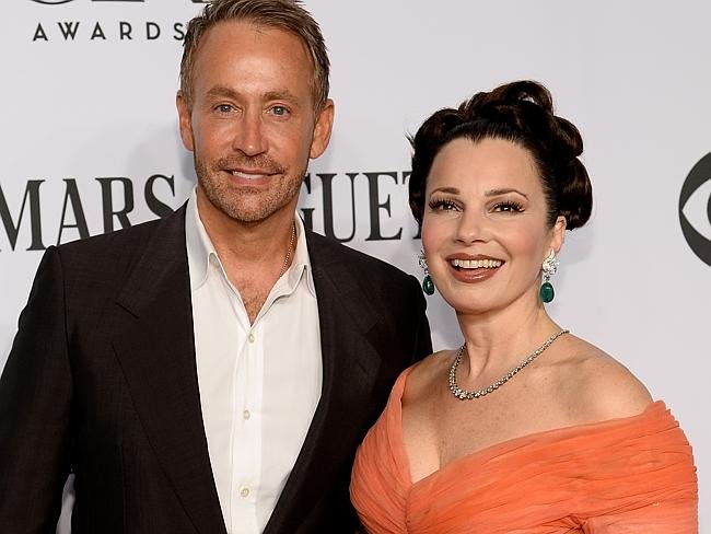 Τηλεοπτική νταντά αποκαλύπτει: Εκανα άφθονο σεξ με τον γκέι πρώην σύζυγό μου [εικόνες]  | iefimerida.gr 0