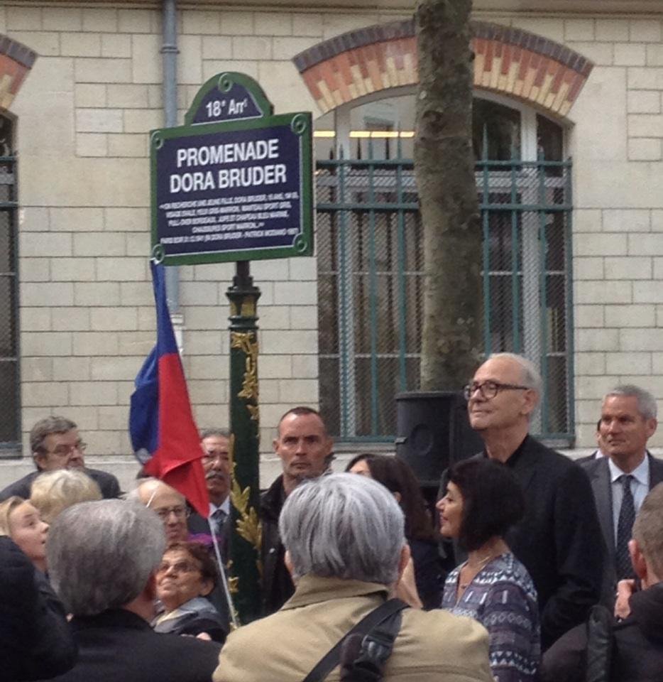 Ντόρα Μπρούντερ, η μικρή Εβραία που έγινε δρόμος στο Παρίσι [εικόνες] | iefimerida.gr 0