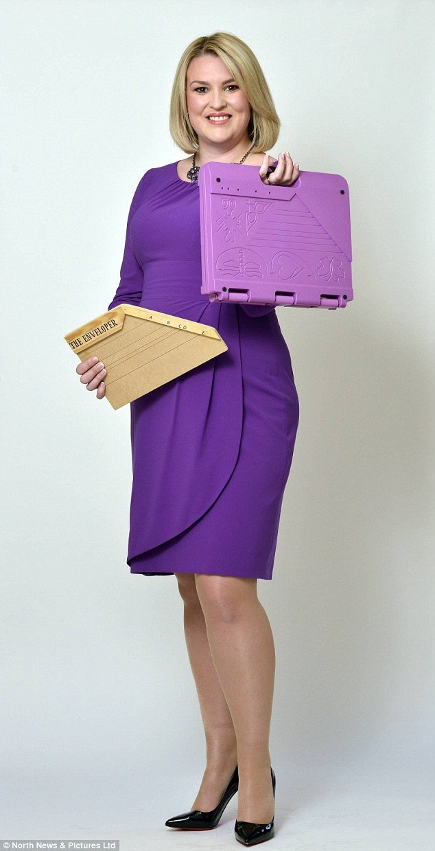 Η νεαρή που βγάζει 15 εκατ. ευρώ το χρόνο... διπλώνοντας φακέλους - Μια απίθανη επιχειρηματική ιδέα [εικόνες & βίντεο] | iefimerida.gr 1