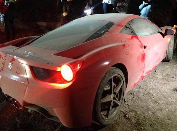 Σώθηκε από θαύμα ο Βιδάλ - Η Ferrari του Χιλιανού καταστράφηκε σε τροχαίο [εικόνες] | iefimerida.gr 3