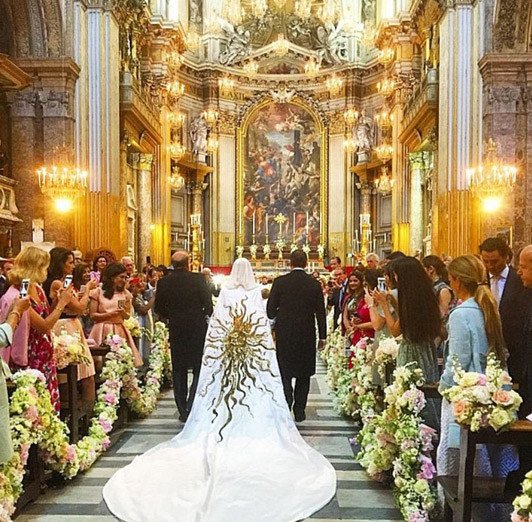 Ο γάμος της χρονιάς έγινε στη Ρώμη -Εξωπραγματική χλιδή, ανατρεπτικό νυφικό, βαθύπλουτοι, γαλαζοαίματοι και δύο Ελληνίδες [εικόνες]  | iefimerida.gr 2