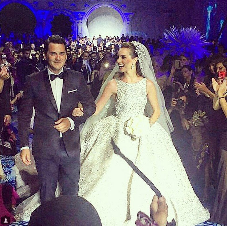 Ο Ελληνας γαμπρός, η Λιβανέζα νύφη, το νυφικό με τα ζιργκόν -Ο γάμος των 5 εκατ. ευρώ στη Βουλιαγμένη [εικόνες] | iefimerida.gr 1