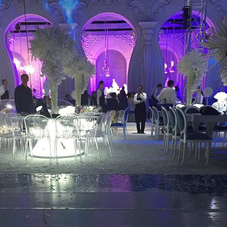 Ο Ελληνας γαμπρός, η Λιβανέζα νύφη, το νυφικό με τα ζιργκόν -Ο γάμος των 5 εκατ. ευρώ στη Βουλιαγμένη [εικόνες] | iefimerida.gr 8