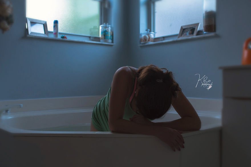 Καρέ καρέ το θαύμα της γέννησης – Συγκλονιστικές εικόνες τοκετού μέσα στο νερό [εικόνες]  | iefimerida.gr 0