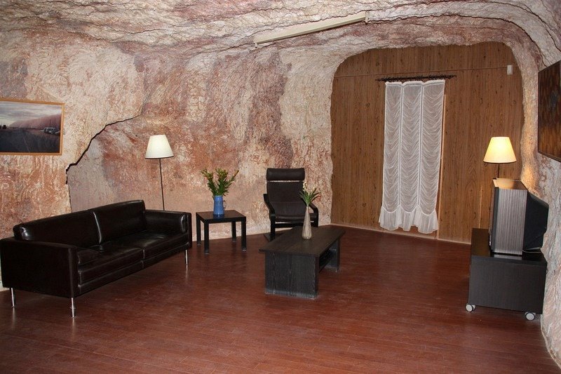 Η μοναδική υπόγεια πόλη στον κόσμο – Εκεί που οι κάτοικοι χτίζουν σπίτια, εκκλησίες και εστιατόρια κάτω από τη γη [εικόνες] | iefimerida.gr 0