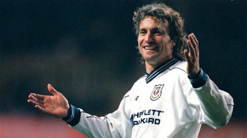 Νταβίντ Ζινολά: Ο ποδοσφαιριστής-είδωλο που έγινε ηθοποιός, μοντέλο, οινοποιός και πάει για πρόεδρος της FIFA [εικόνες & βίντεο] | iefimerida.gr 3