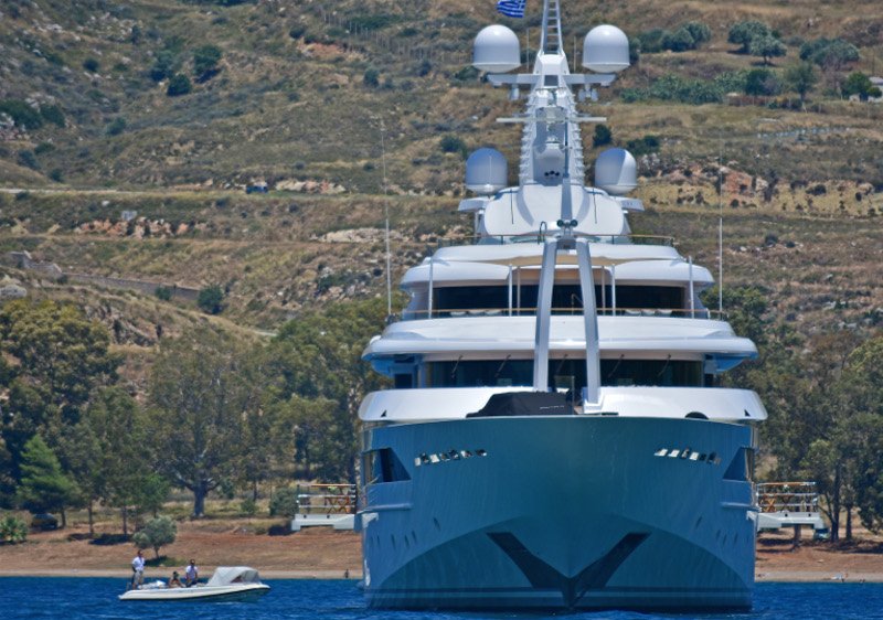 Η θαλαμηγός γεμάτη βασιλιάδες που άφησε άφωνο το Ναύπλιο [εικόνες] | iefimerida.gr 1