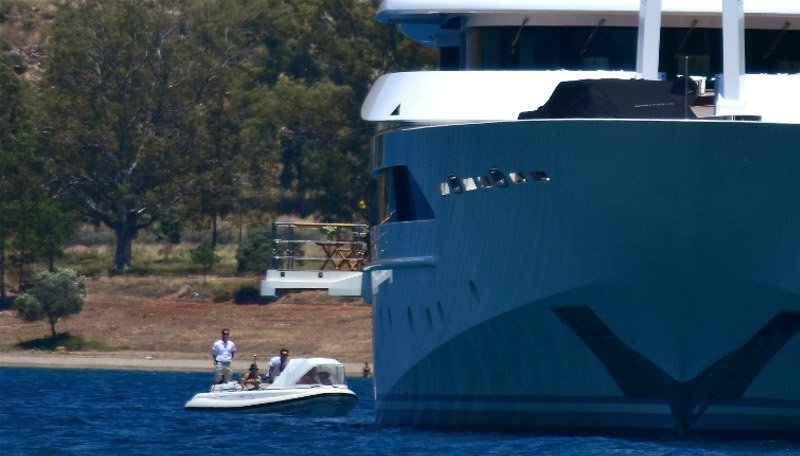 Η θαλαμηγός γεμάτη βασιλιάδες που άφησε άφωνο το Ναύπλιο [εικόνες] | iefimerida.gr 5