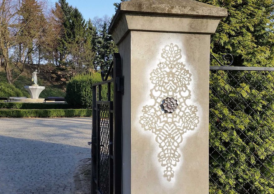 Τα πιο ανατρεπτικά γκράφιτι στον κόσμο -Γέμισαν τους τοίχους πόλης με... σεμεδάκια [εικόνες] | iefimerida.gr 6