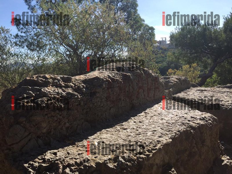 Απίστευτο: Εκαναν γκράφιτι πάνω σε αρχαία στην Πνύκα [εικόνες] | iefimerida.gr 1