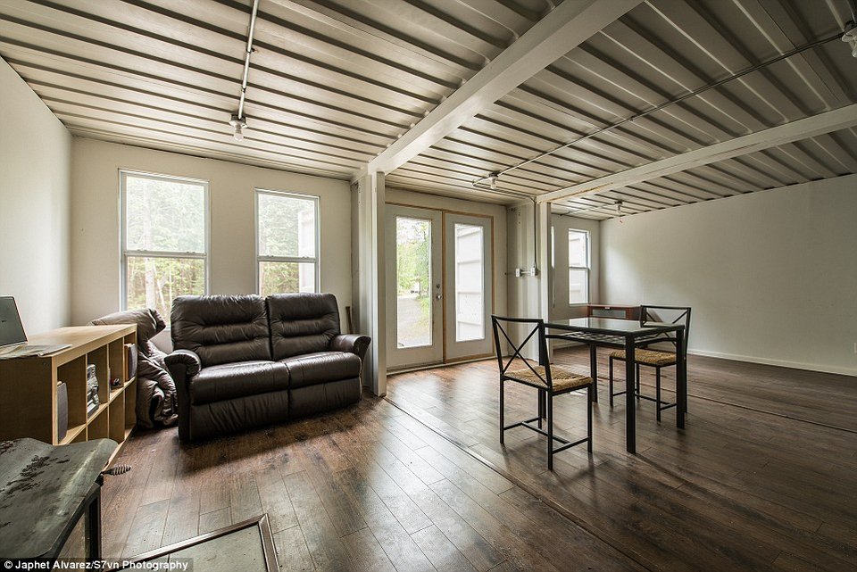 Πώς τρία κοντέινερ μετατράπηκαν σε ένα μίνιμαλ φίνο σπίτι 108 τ.μ. [εικόνες] | iefimerida.gr 7