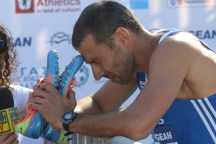 Το κλάμα του Περικλή Ιακωβάκη στην τελευταία του κούρσα με την Εθνική [εικόνες] | iefimerida.gr 0