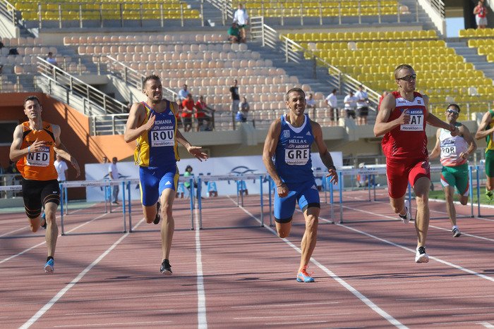 Το κλάμα του Περικλή Ιακωβάκη στην τελευταία του κούρσα με την Εθνική [εικόνες] | iefimerida.gr 2