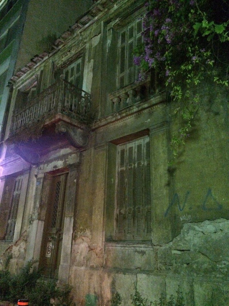 Δείτε πώς είναι σήμερα το σπίτι που γυρίστηκε η ταινία «Τα κόκκινα φανάρια»  [εικόνες]  | iefimerida.gr 5