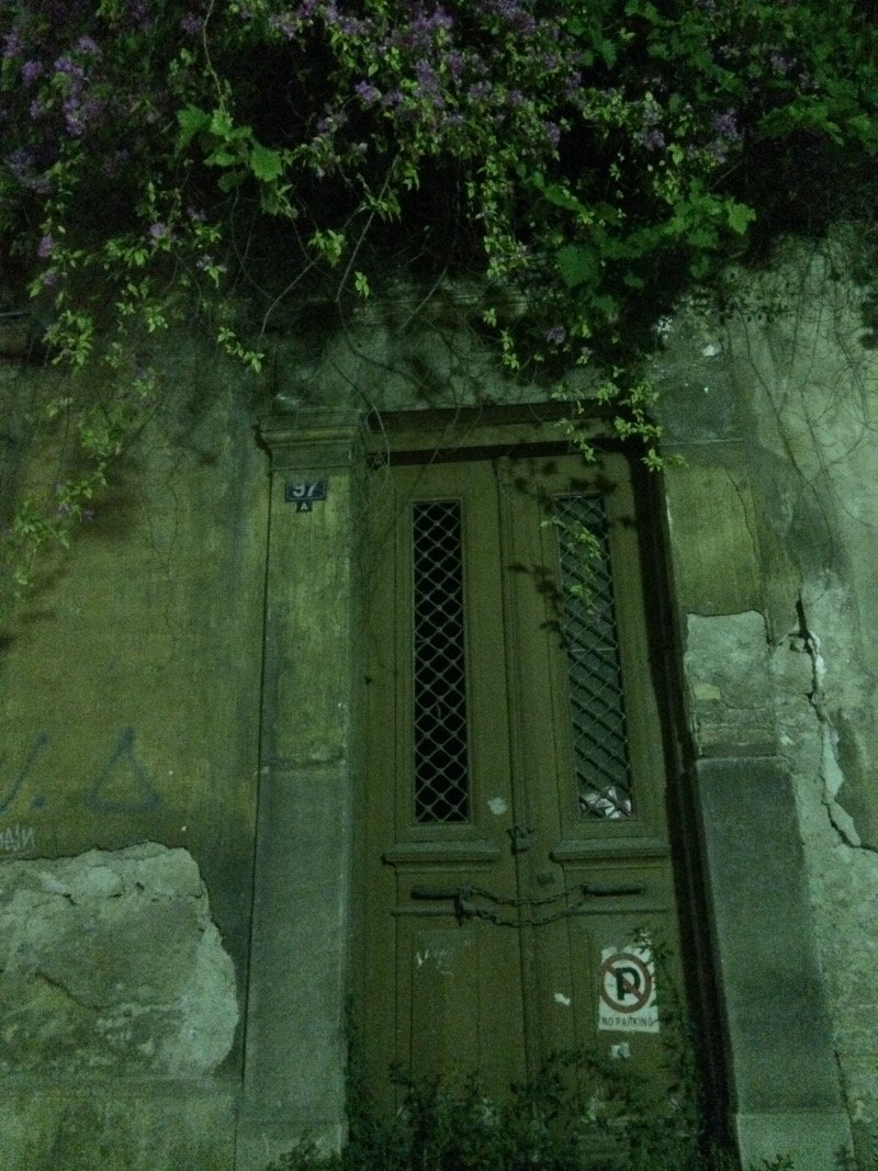 Δείτε πώς είναι σήμερα το σπίτι που γυρίστηκε η ταινία «Τα κόκκινα φανάρια»  [εικόνες]  | iefimerida.gr 4