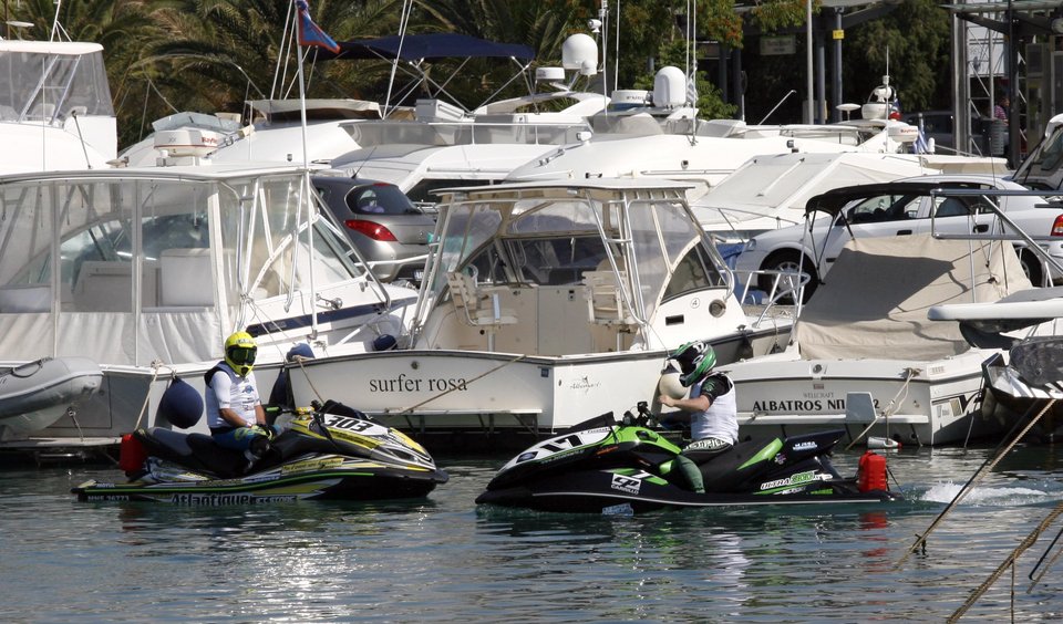 Μοναδικό θέαμα στην 4η Μαρίνα της Γλυφάδας - Διεθνής αγώνας τζετ σκι [εικόνες] | iefimerida.gr 2