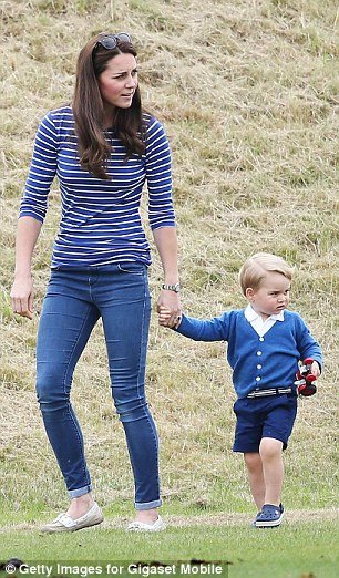 Η γυναικεία μαρινιέρα που κρύβει τις κοιλιές -Τι είναι αυτή η μαγική μπλούζα που φόραγε η Κέιτ Μίντλετον [εικόνες] | iefimerida.gr 0