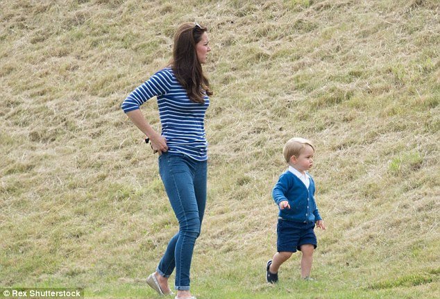 Η γυναικεία μαρινιέρα που κρύβει τις κοιλιές -Τι είναι αυτή η μαγική μπλούζα που φόραγε η Κέιτ Μίντλετον [εικόνες] | iefimerida.gr 3