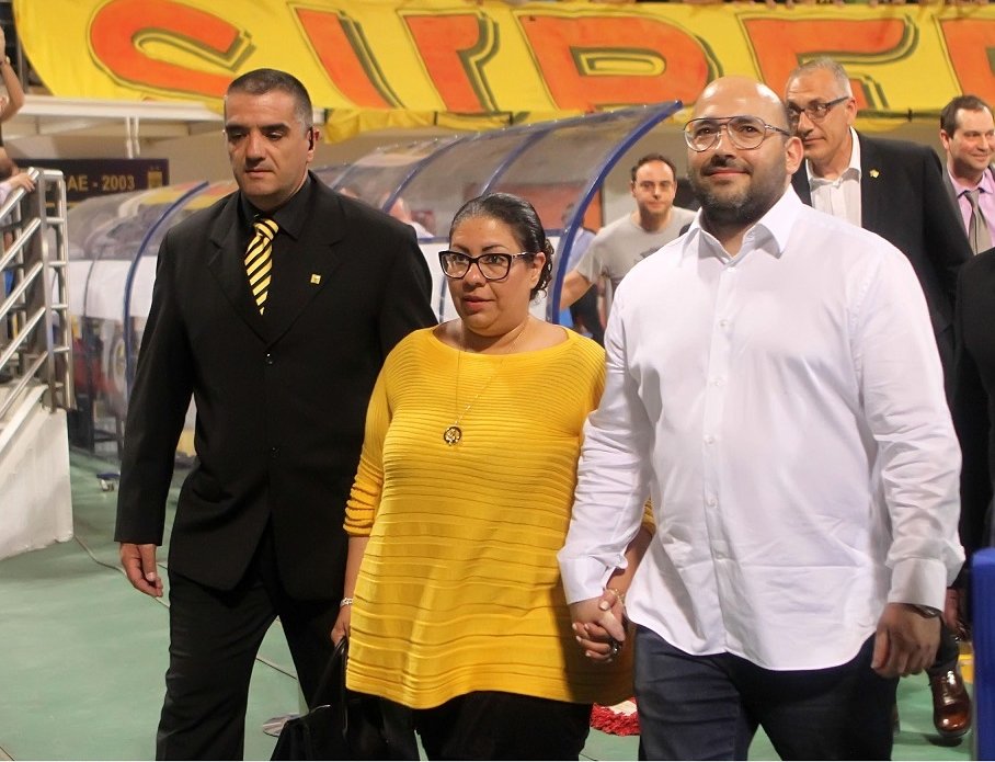 Χλιδάτος γάμος στη Τζιά δύο ελληνοκύπριων εκατομμυριούχων [εικόνες] | iefimerida.gr 4